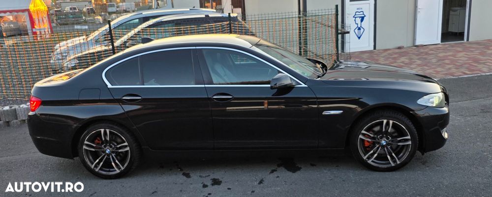 BMW Seria 5 520d - 23