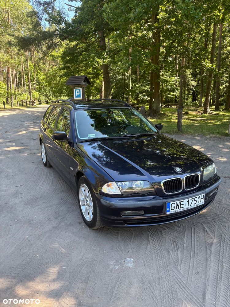 BMW Seria 3 318i - 3