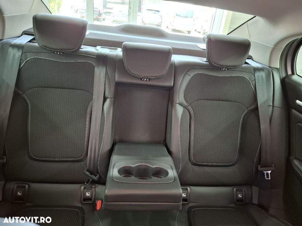 Renault Megane TCe 140 GPF Techno - 17