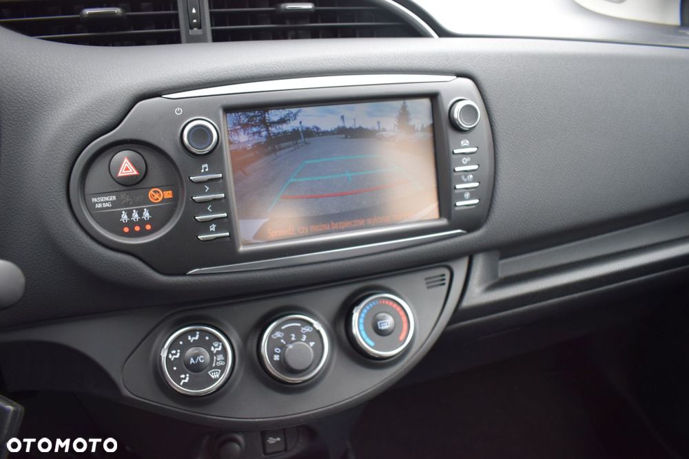 Toyota Yaris 1.5 Premium CVT - 12