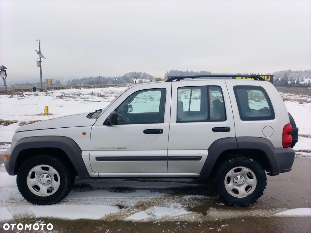 Jeep Cherokee - 4