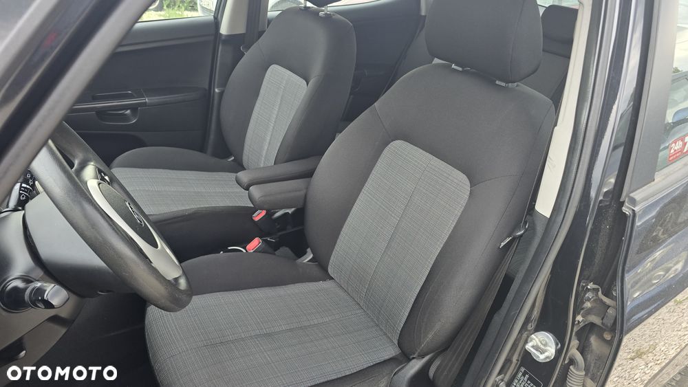 Kia Venga - 14