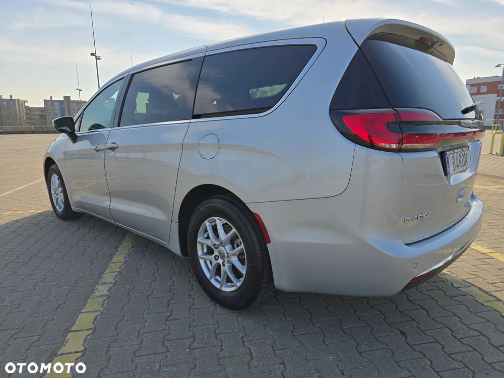 Chrysler Pacifica - 8