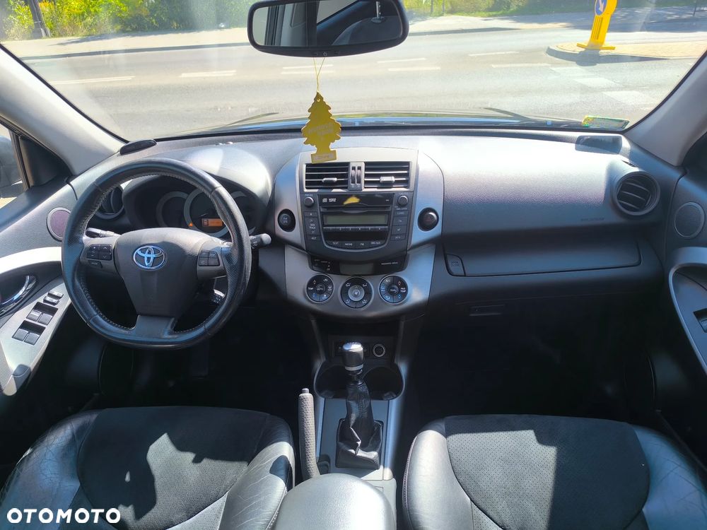 Toyota RAV4 2.0 VVT-i Sol - 13