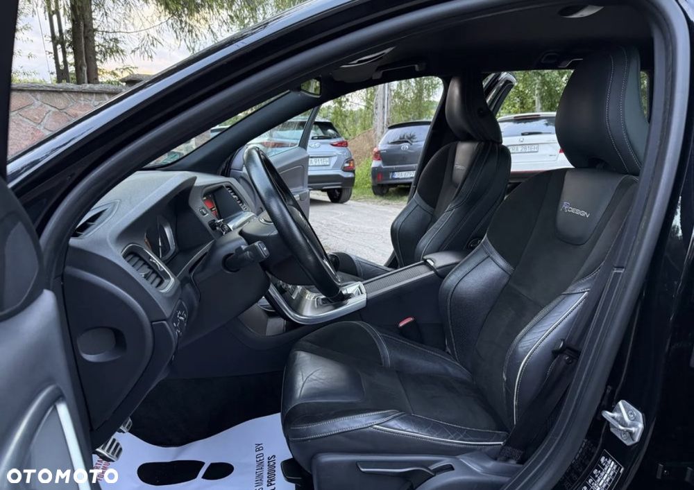 Volvo V60 D2 R-Design - 11