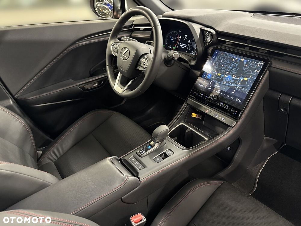 Lexus LBX - 25