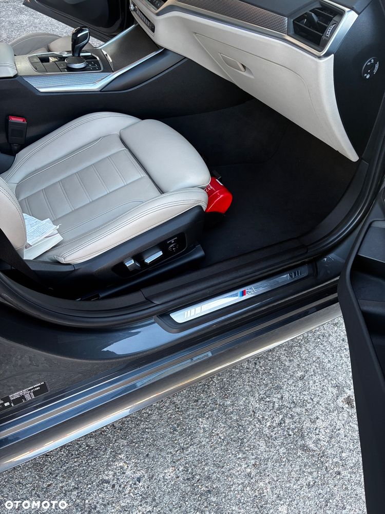 BMW Seria 3 320d xDrive M Sport Shadow sport - 14