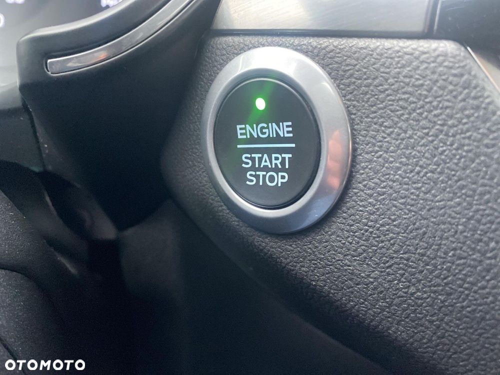 Ford Kuga - 24