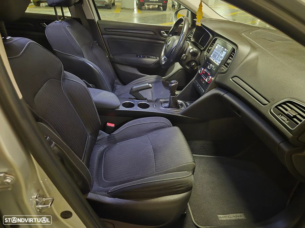 Renault Mégane Sport Tourer ENERGY dCi 110 EXPERIENCE - 38