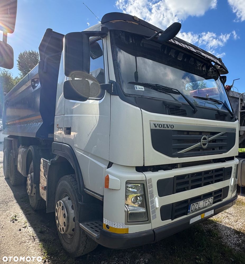 Volvo - 2