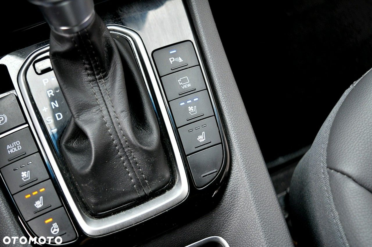 Hyundai IONIQ hybrid Premium - 30