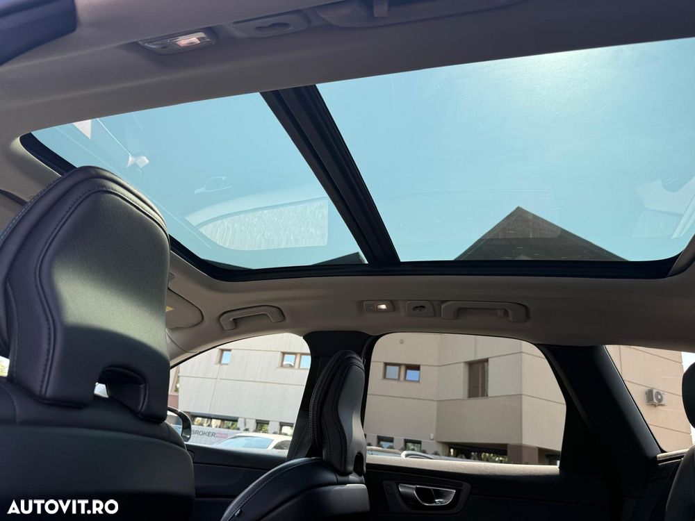 Volvo XC 60 B5 MHEV AT8 AWD R-Design - 15