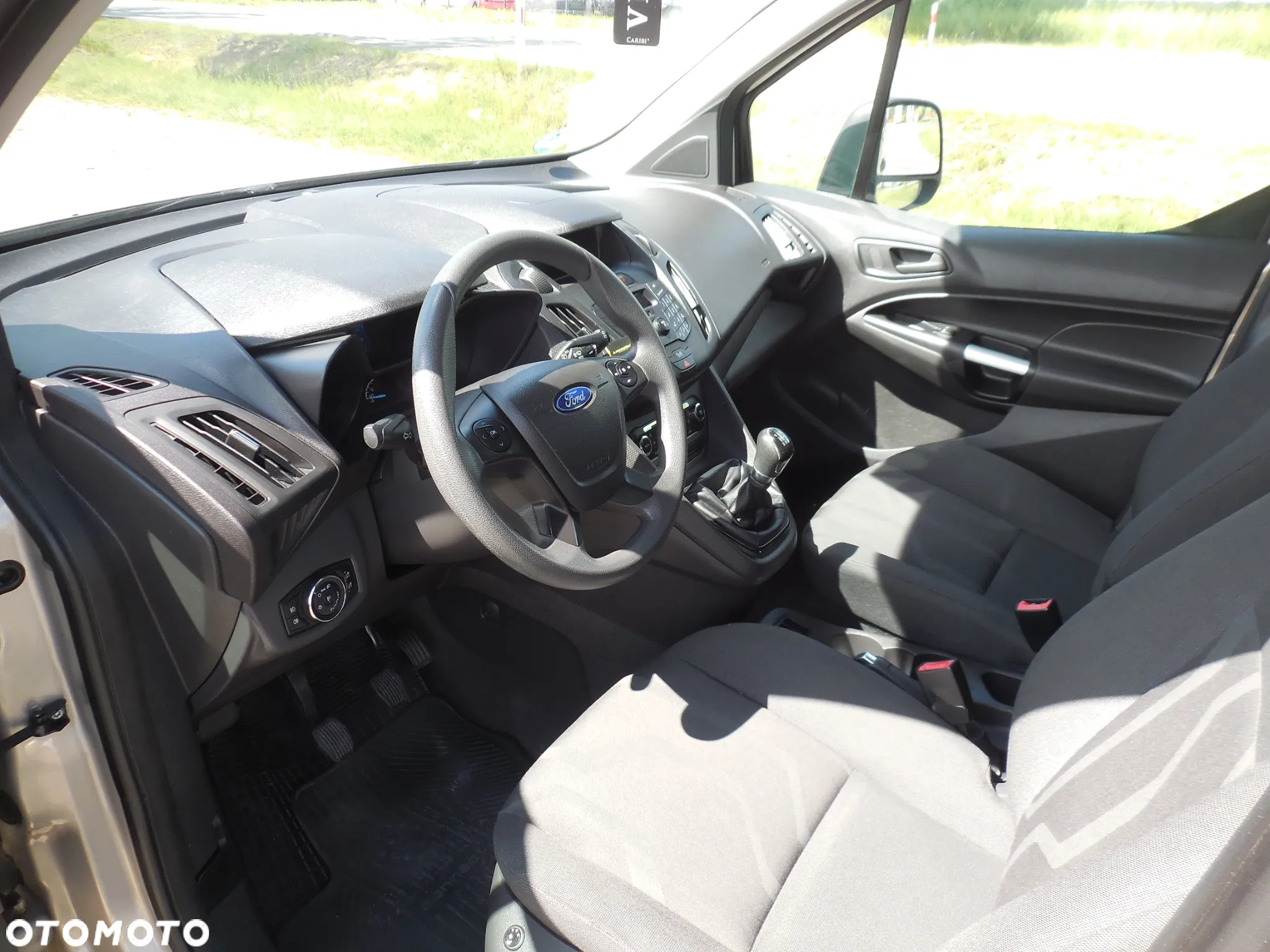 Ford Transit Connect - 16