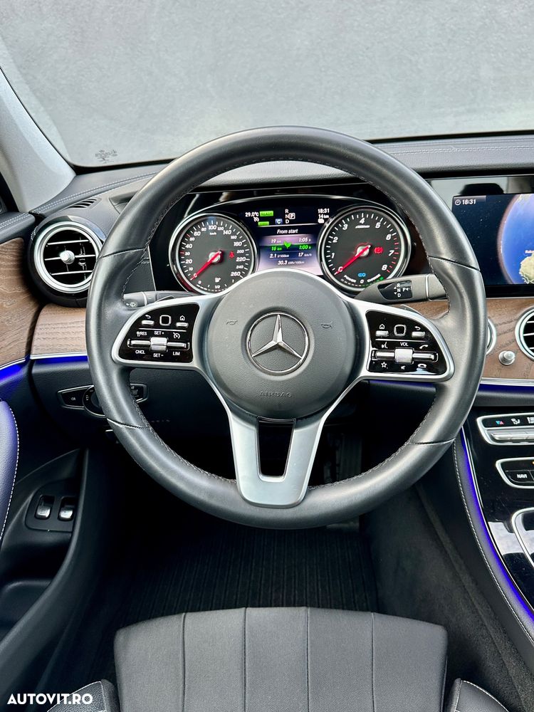 Mercedes-Benz E 300 Aut. - 16