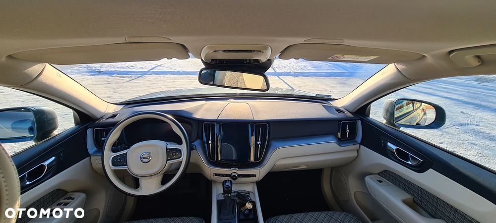 Volvo XC 60 D4 Momentum - 13