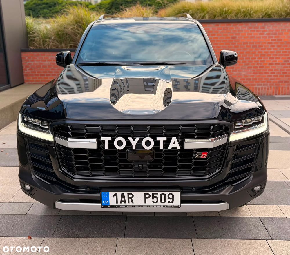 Toyota Land Cruiser - 2