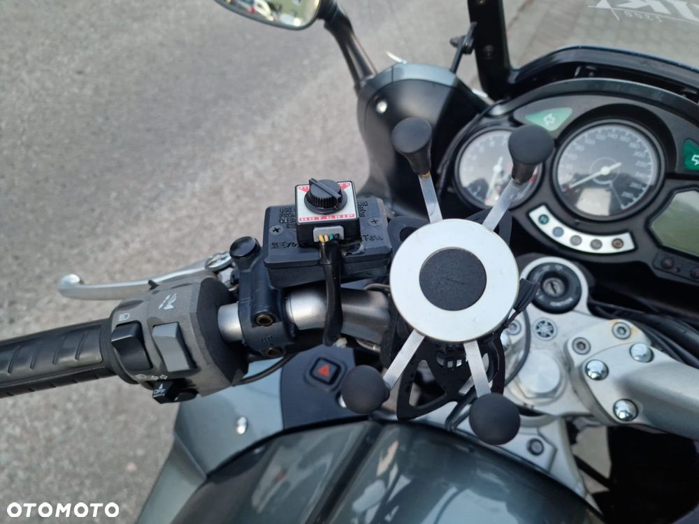 Yamaha FJR - 7