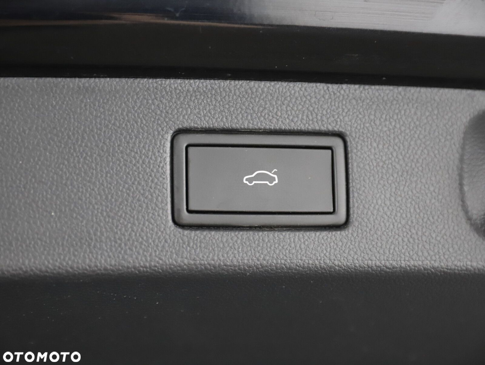 Volkswagen Arteon 2.0 TDI 4Motion R-Line DSG - 24