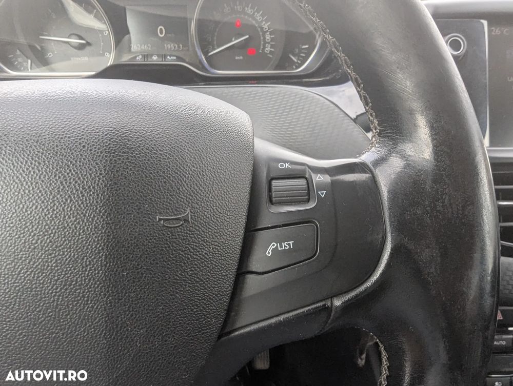 Peugeot 2008 1.6 BlueHDi FAP S&S Allure - 10