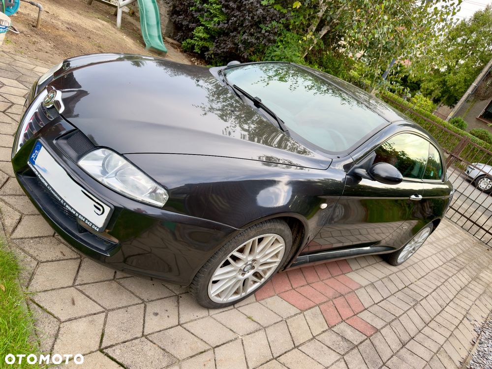 Alfa Romeo GT - 1