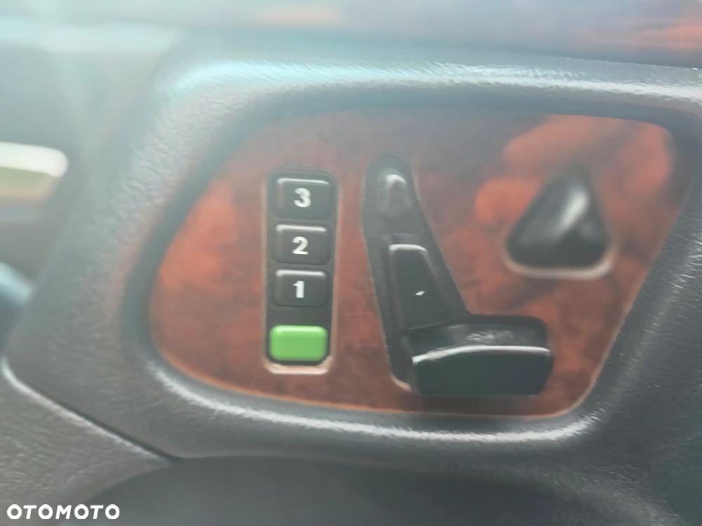 Mercedes-Benz Klasa E - 24