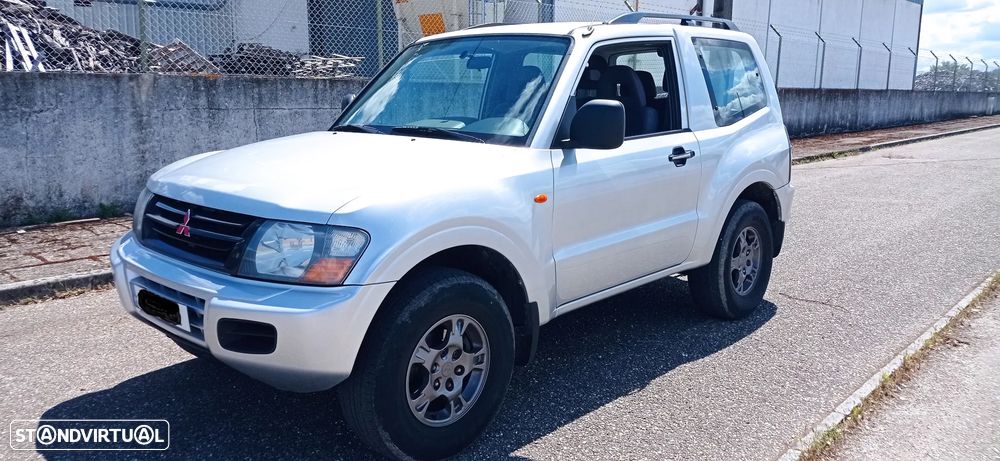 Mitsubishi Pajero - 1