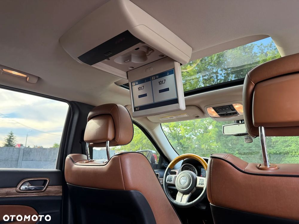 Jeep Grand Cherokee - 16