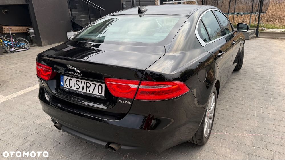 Jaguar XE 2.0 T Prestige - 18
