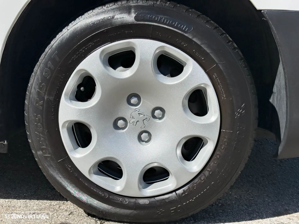 Peugeot PARTNER 1.6 HDI (C/ IVA) (MOTOR 90.000 km) - 5