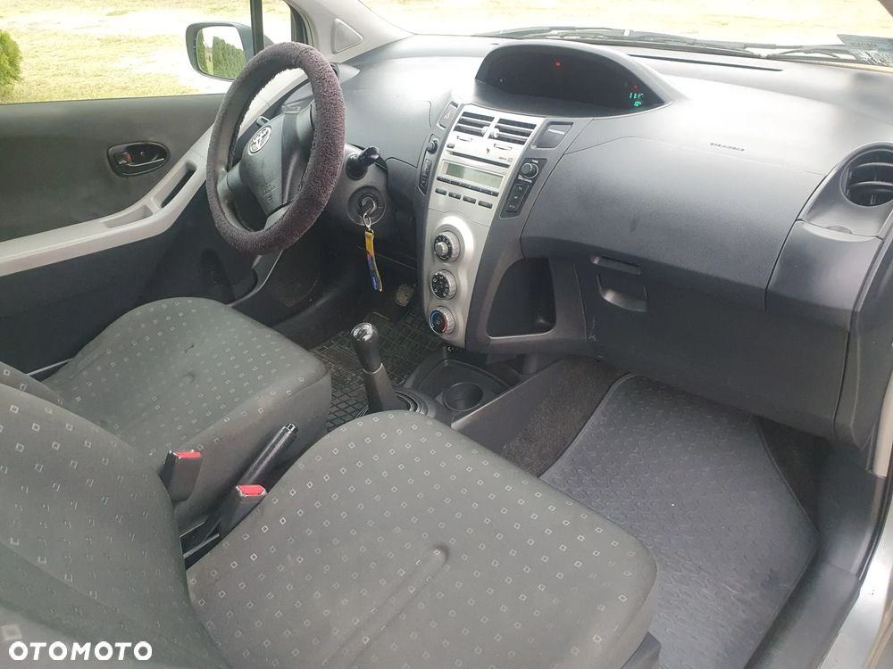 Toyota Yaris - 20