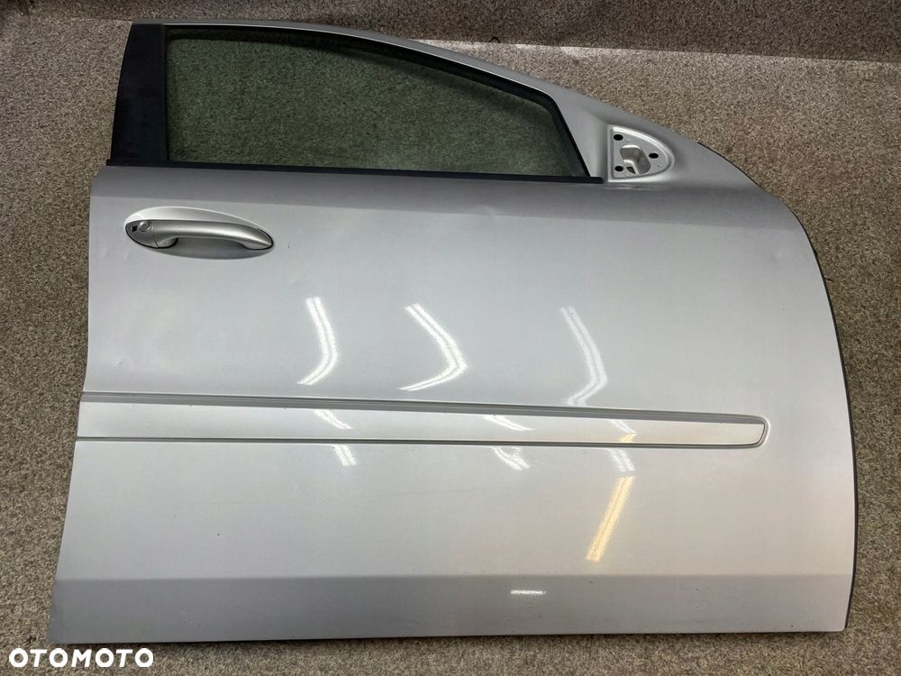 Drzwi prawy przod przednie srebrne C775 775U Mercedes W164 ML 100-120 umFe - 5