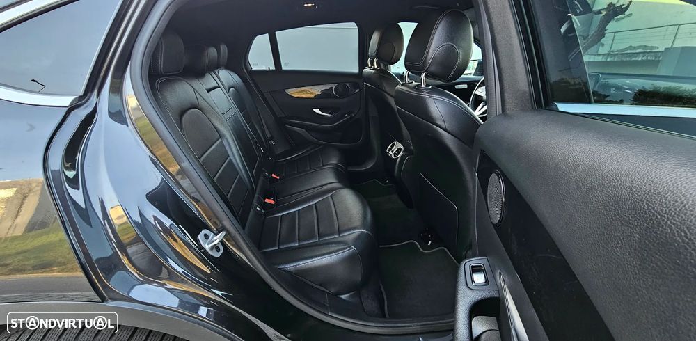 Mercedes-Benz GLC 300 de Coupe 4Matic 9G-TRONIC - 28