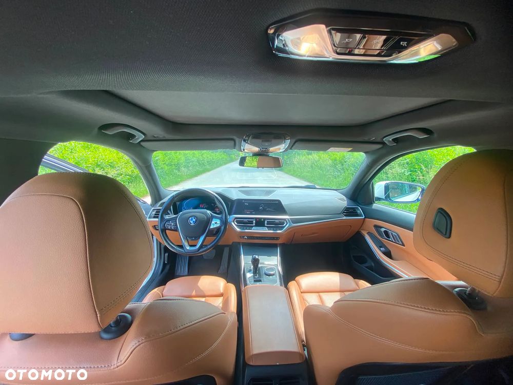 BMW Seria 3 320d xDrive Edition Luxury Line Purity - 36