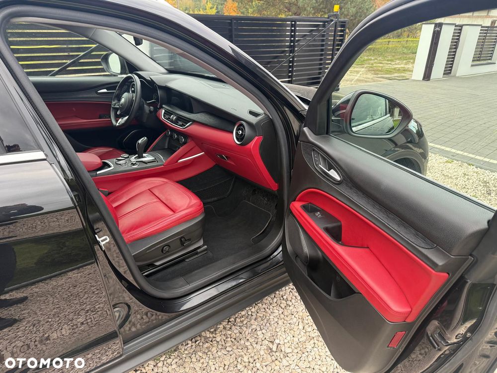 Alfa Romeo Stelvio 2.0 Turbo 16V AT8-Q4 Sprint - 23