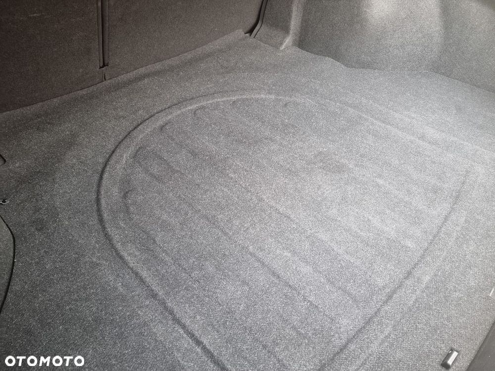 Hyundai Elantra 1.6 Smart - 23