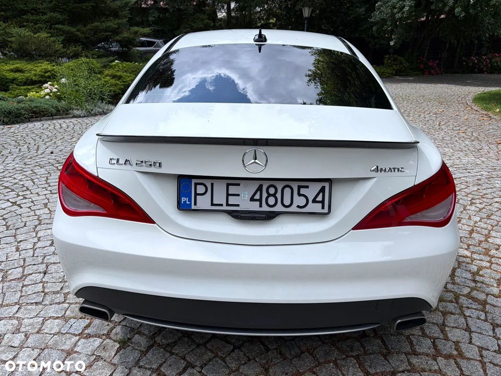 Mercedes-Benz CLA 250 4-Matic - 24