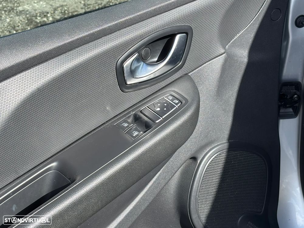 Renault Clio 1.5 dCi Zen - 10