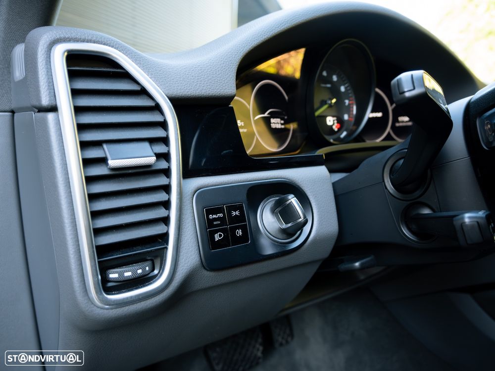 Porsche Cayenne E-Hybrid Tiptronic S - 36