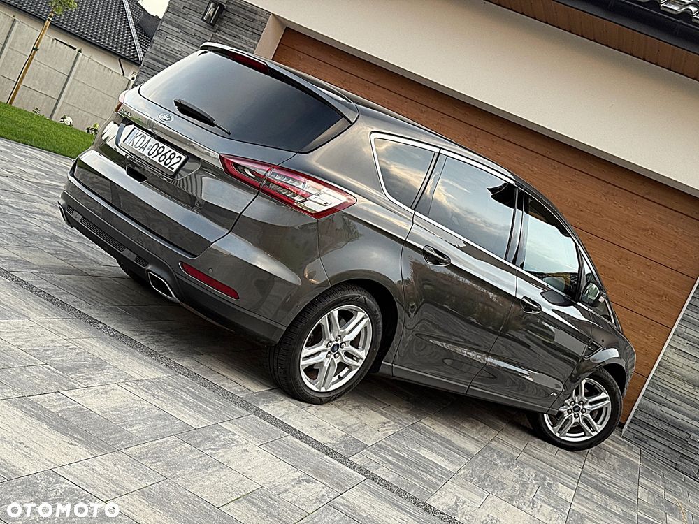 Ford S-Max 2.0 TDCi 4WD Titanium PowerShift - 32
