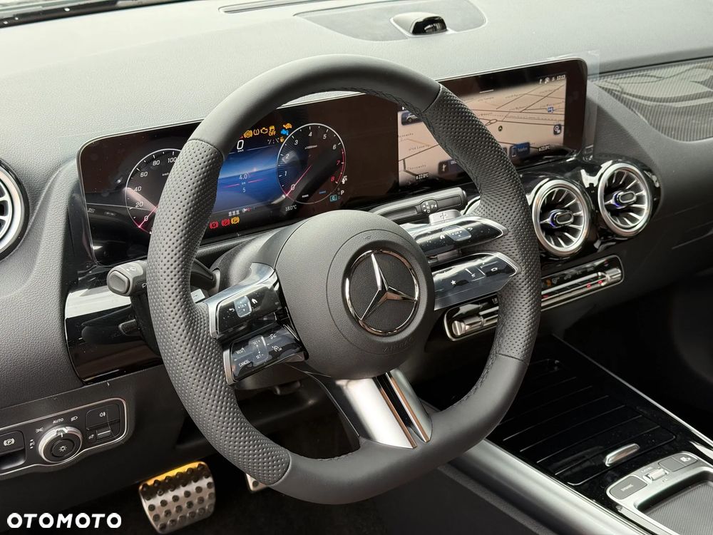 Mercedes-Benz GLA 220 mHEV 4-Matic AMG Line 8G-DCT - 12