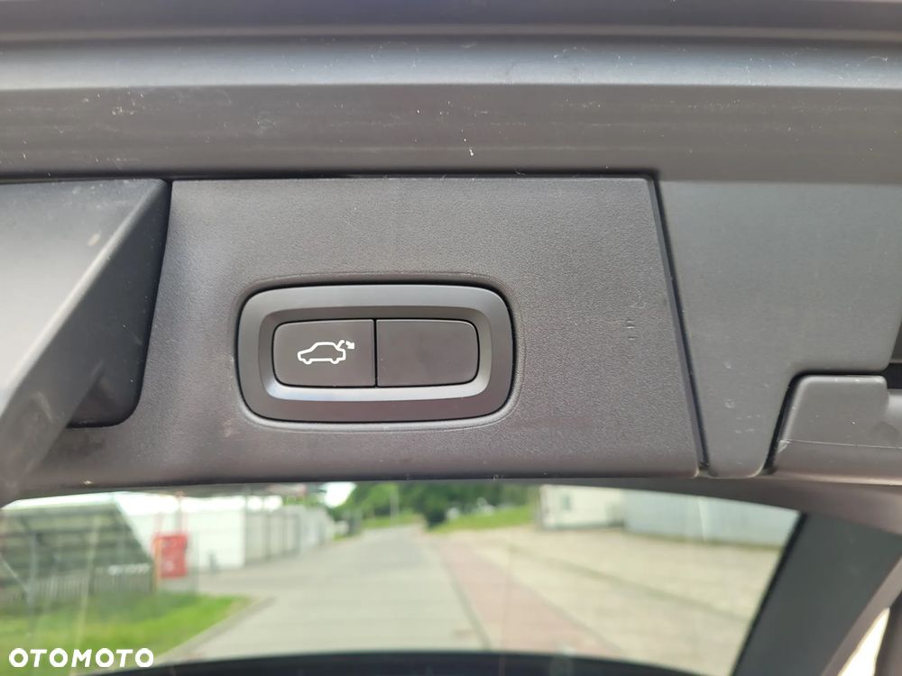 Volvo V90 D4 Geartronic Momentum - 19