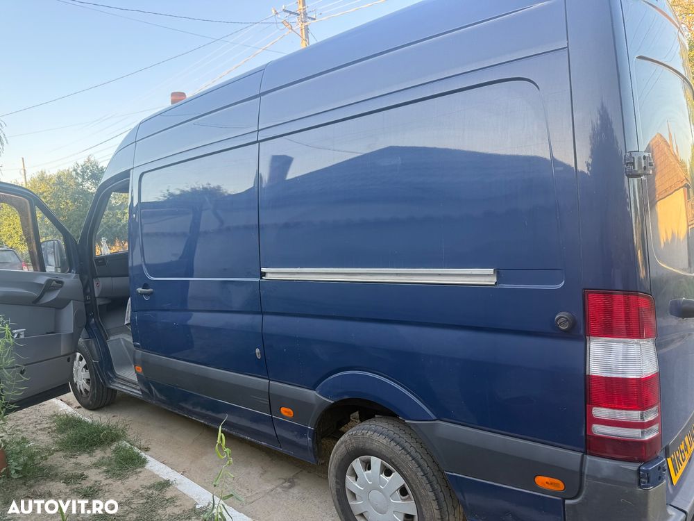 Mercedes-Benz Sprinter - 12