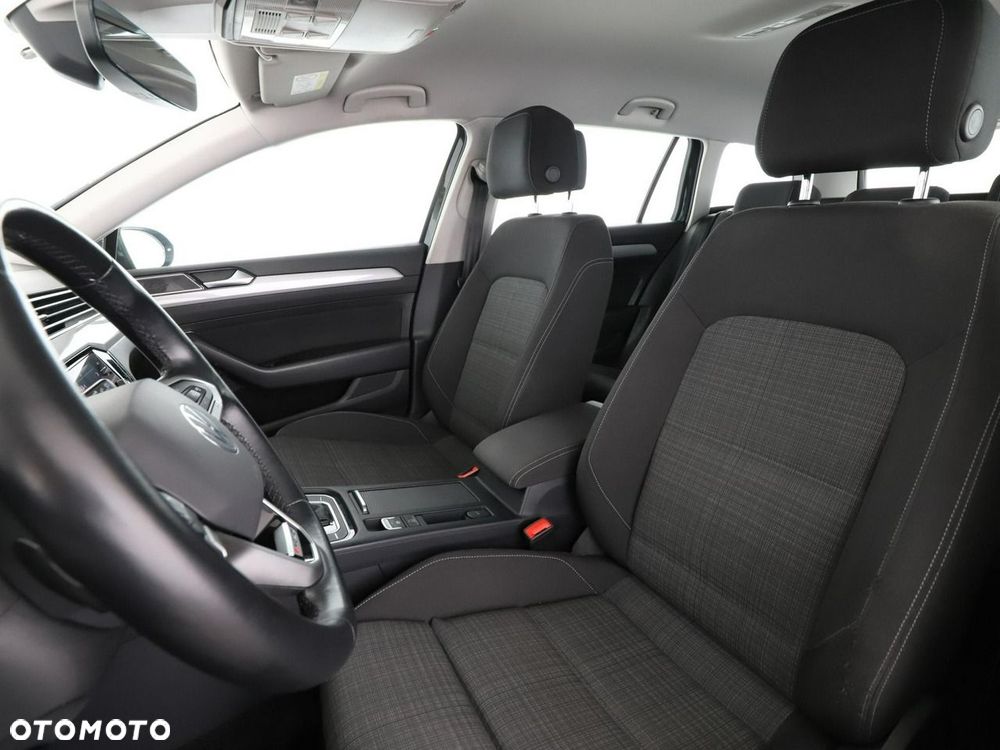 Volkswagen Passat Variant 2.0 TDI SCR DSG 4Motion Business - 14