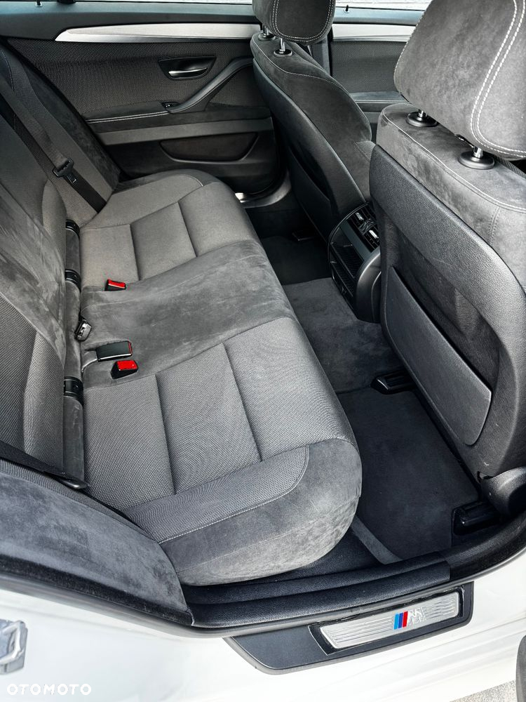 BMW Seria 5 520d xDrive - 22