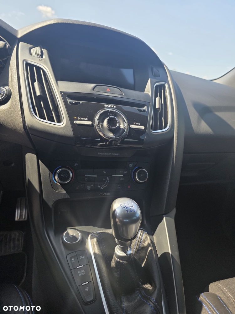 Ford Focus 2.3 EcoBoost RS - 25