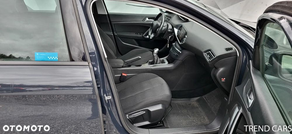 Peugeot 308 1.2 PureTech Allure S&S - 20