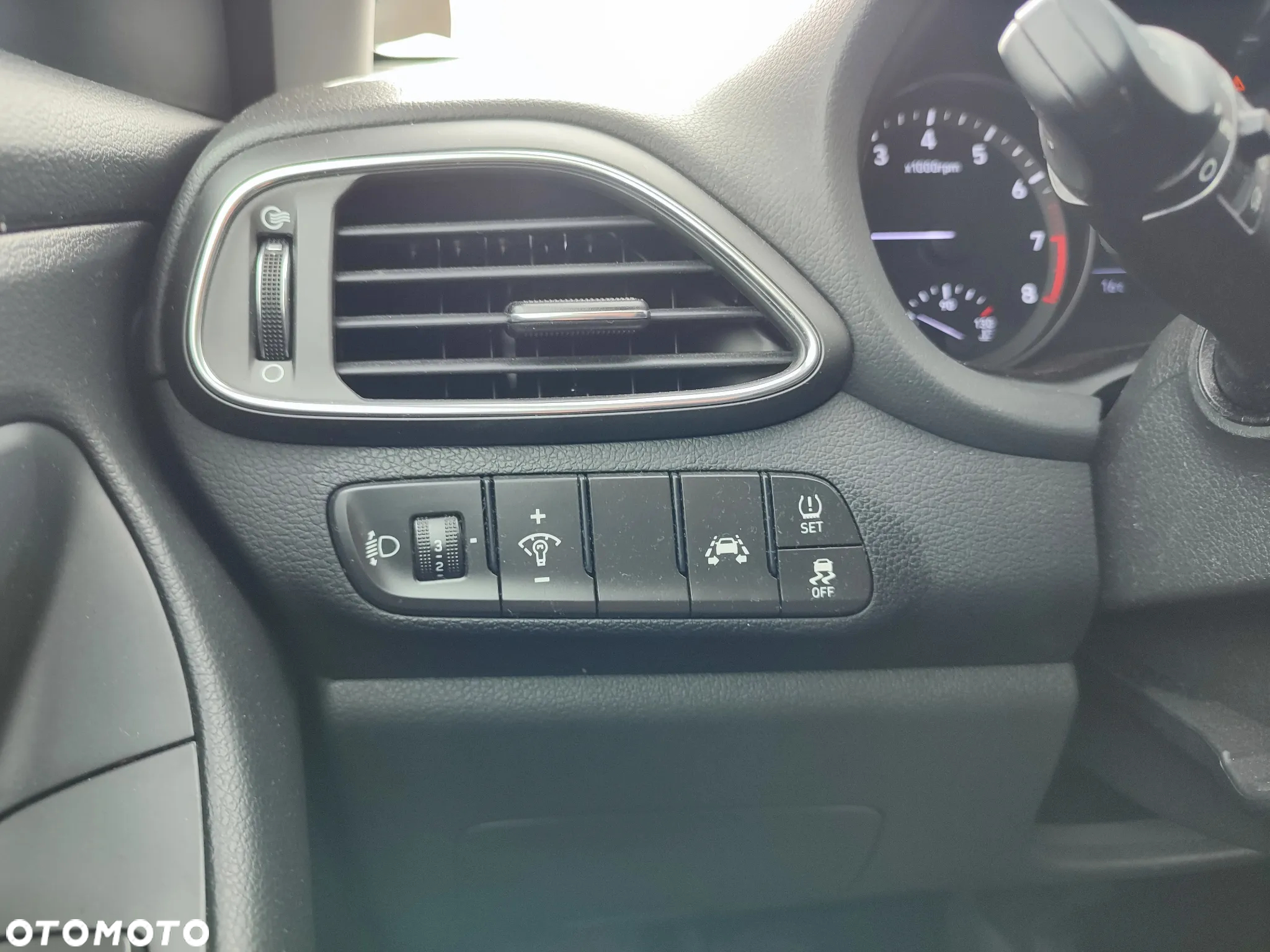 Hyundai i30 Kombi 1.4 Passion Plus - 17