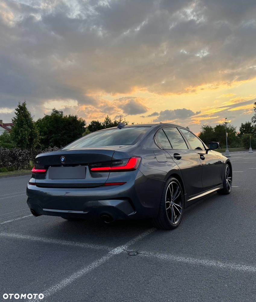 BMW Seria 3 320d xDrive M Sport sport - 2