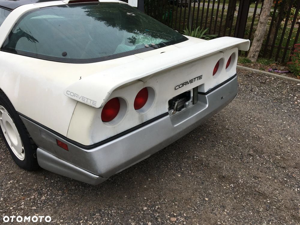 Chevrolet Corvette - 11