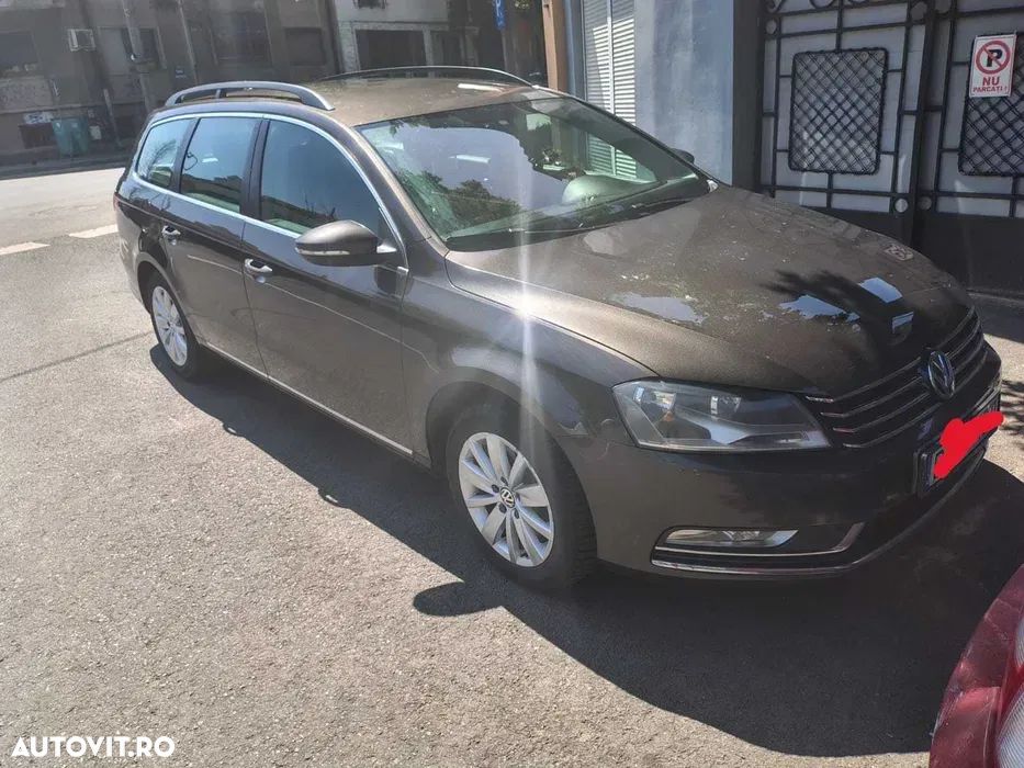 Volkswagen Passat - 1